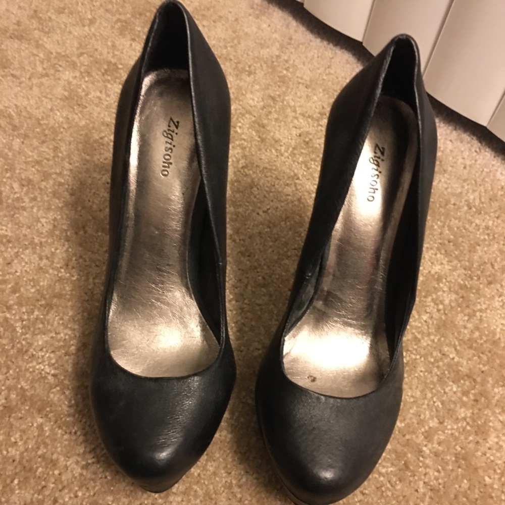 Black pump heels